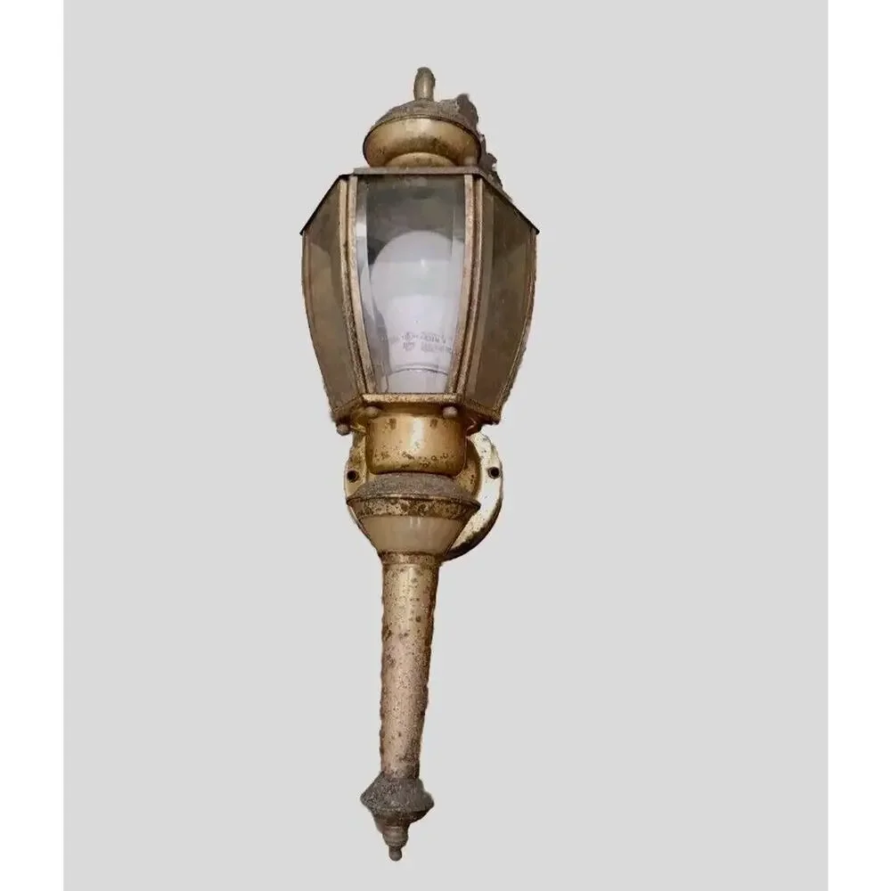 AGED BRASS Motion Outdoor Light Fixture Farmhouse Cottage Beachy Movie Set Prop